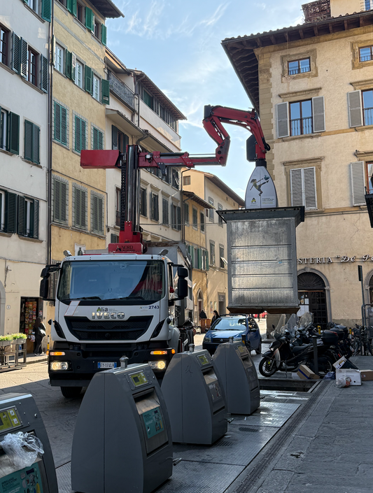 Trash Distribution in Italy and Things I've Noticed: The Conscious Closet Abroad