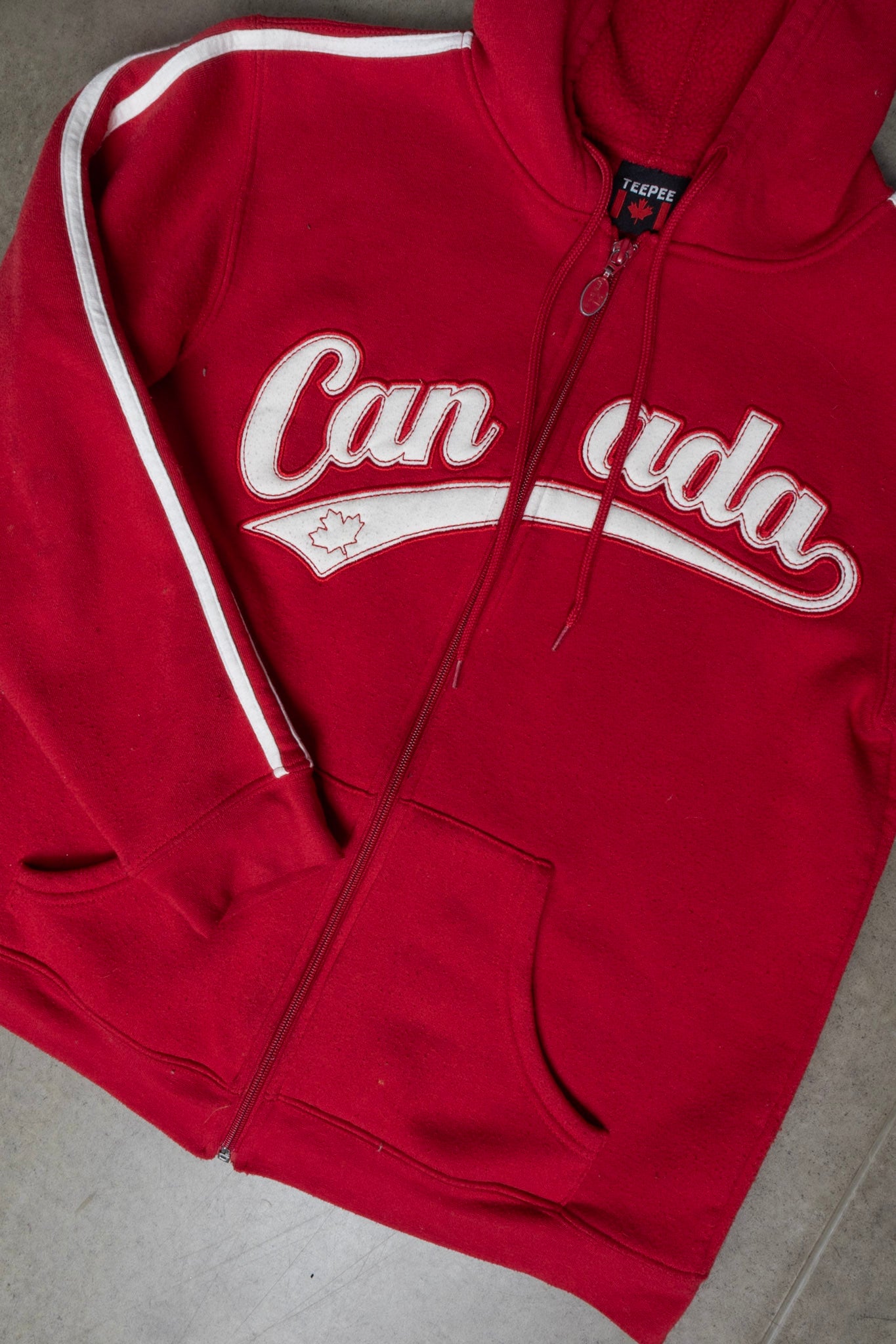 Canada Detailed Zip Up