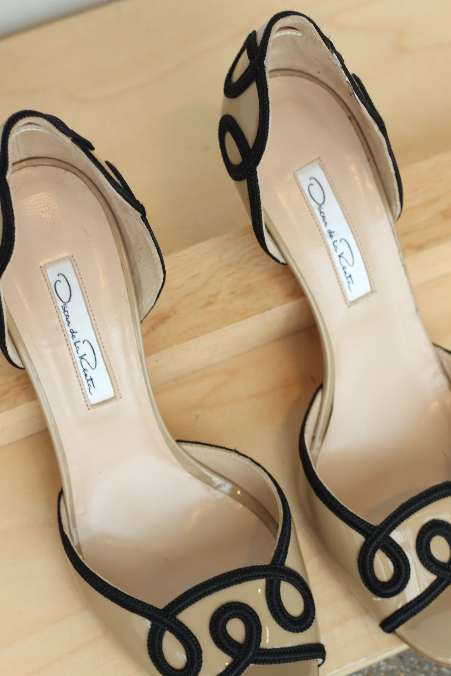Oscar De La Renta Black Detailed Heels