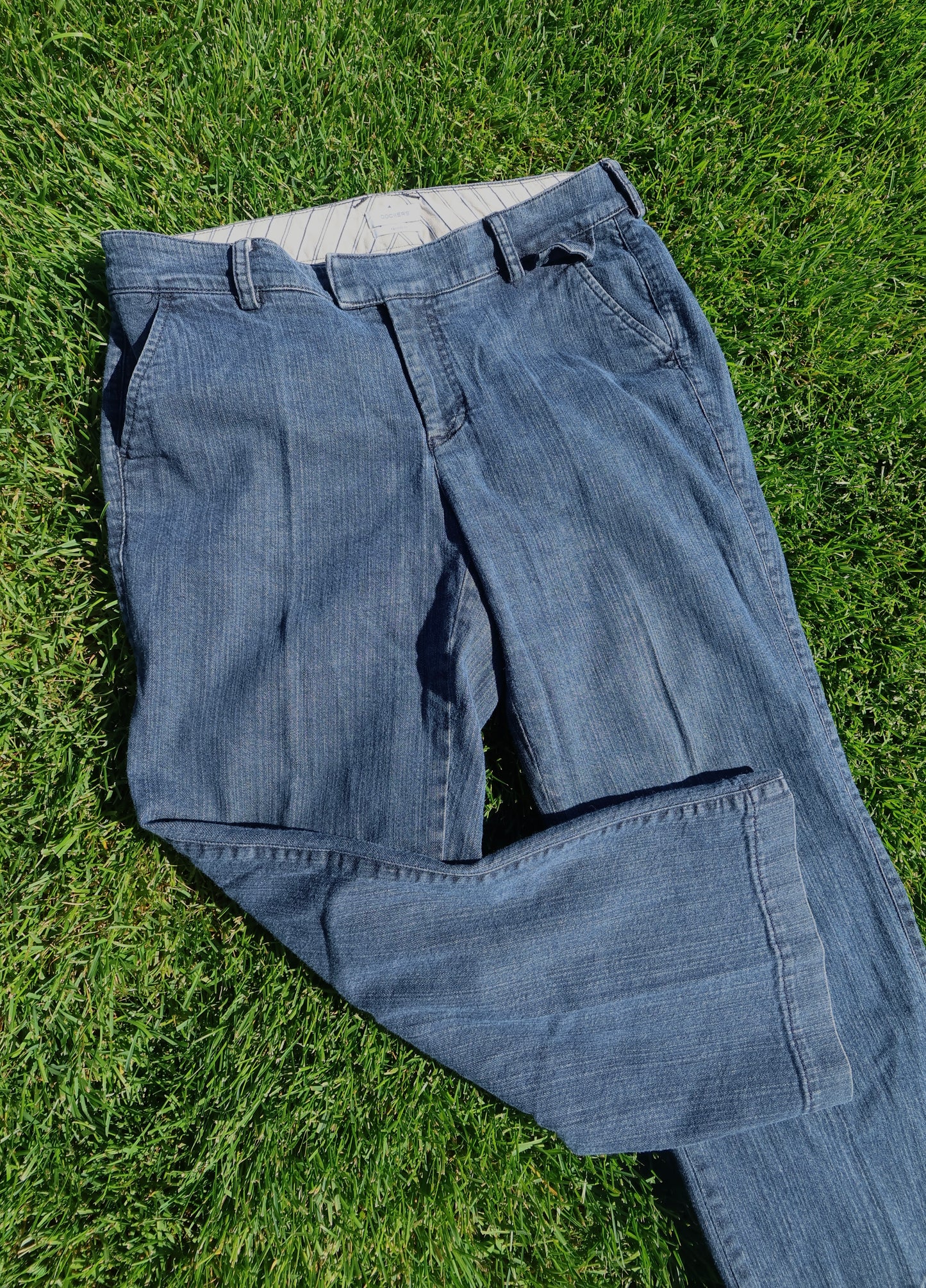 Adorable Coastal Dockers Capris