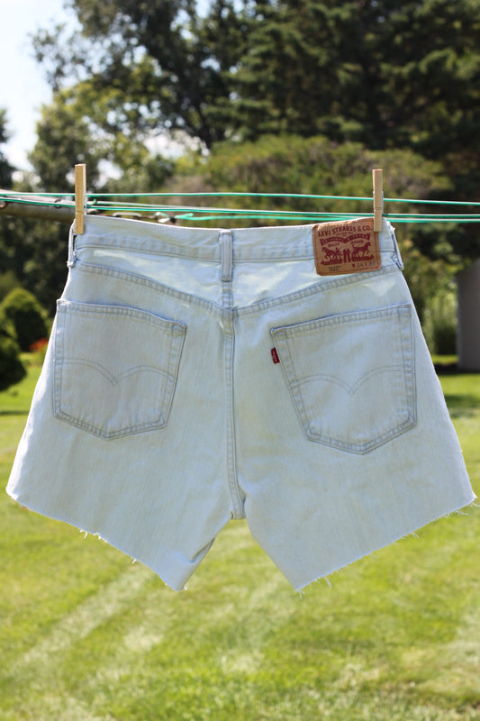 Light Wash Levis 505 Jorts