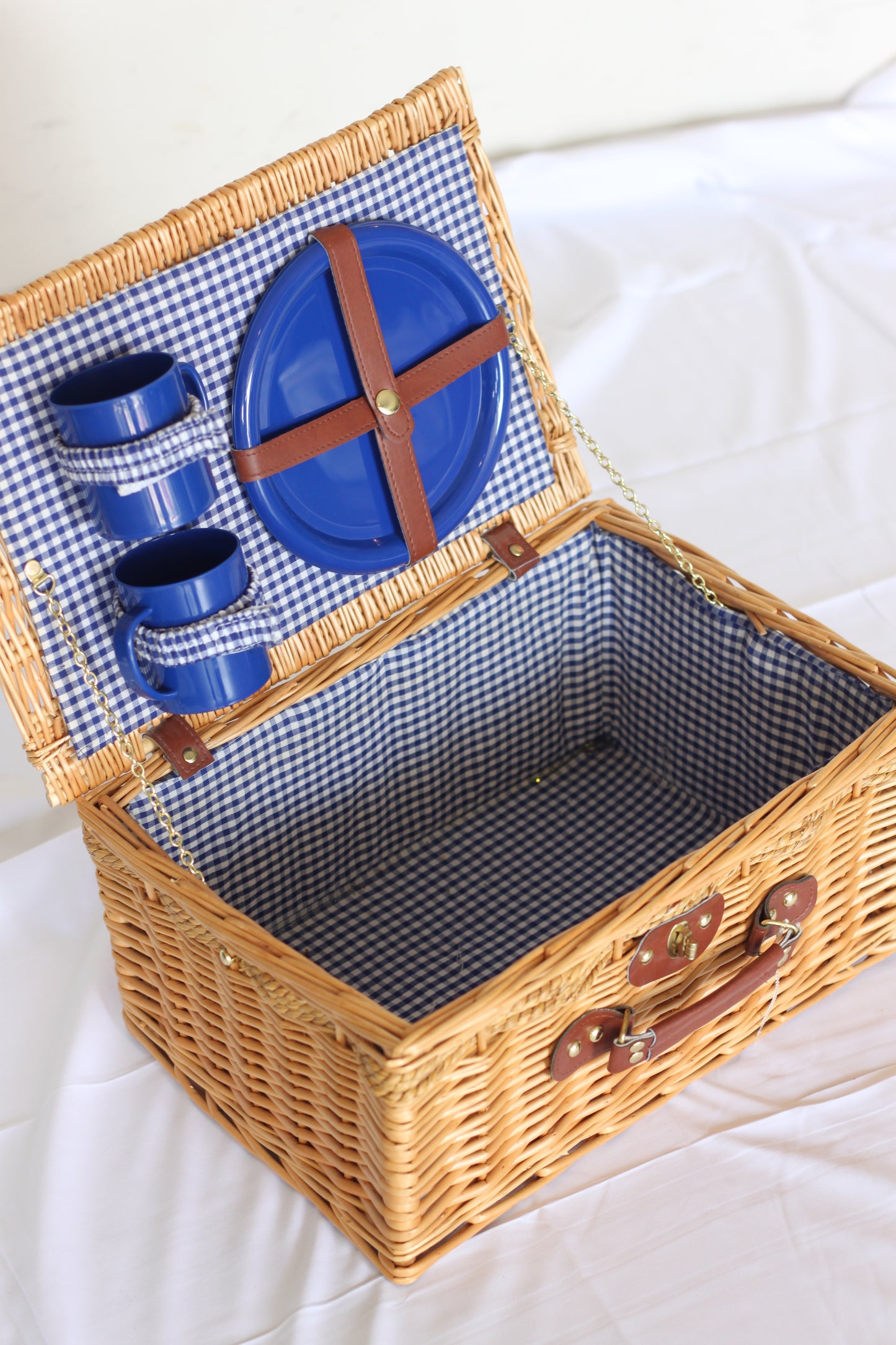 Perfect Vintage Picnic Basket