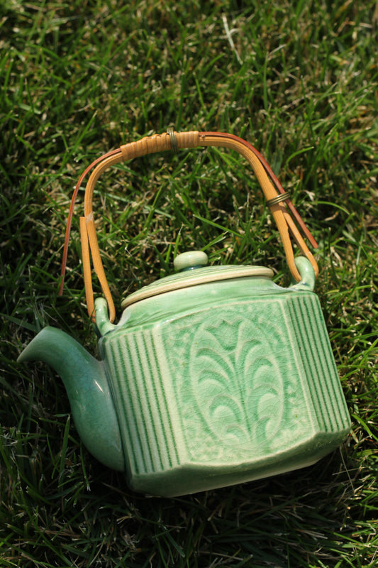 Ceramic Tulip Tea Pot